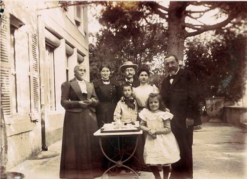Alfred Dreyfus s rodinou v roce 1900