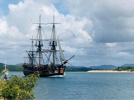 Replika lodi Endeavour v pstavu Cooktown