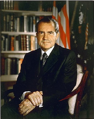 Richard Nixon v Ovln pracovn Blho domu ve Washingtonu