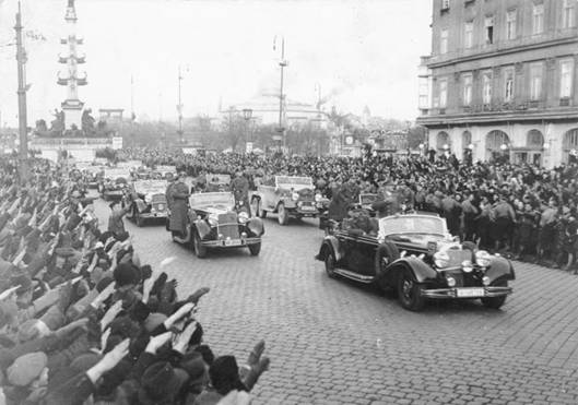 Hitlerova automobilov kolona ve Vdni (nmst Praterstern)