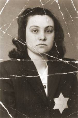 Portrt Klary Swimmerov, maarsk idovky, s Davidovou hvzdou, 1944