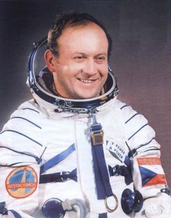 Vladimr Remek, letec a prvn eskoslovensk kosmonaut