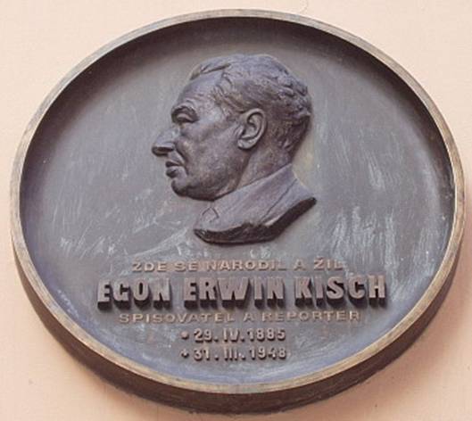 Pamtn deska Egona Erwina Kische v Praze
