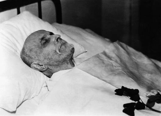 Prvn prezident eskoslovenska Tom Garrigue Masaryk na smrteln posteli 
