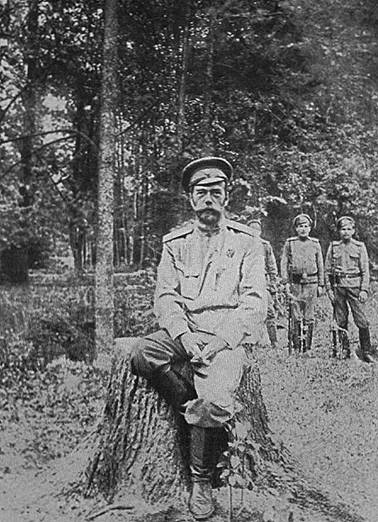 Fotografie Mikule Romanova po jeho abdikaci v beznu 1917 a vyhnanstv na Sibii