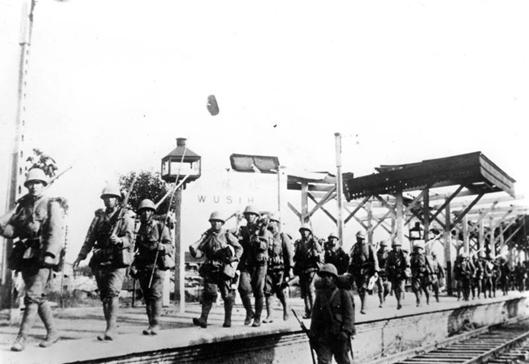 Japonsk rezervy pochoduj podl eleznin trati na Nanking (prosinec 1937)